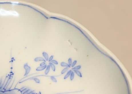 明治前期染付麒麟と花図７寸皿①黒点,高台窯傷