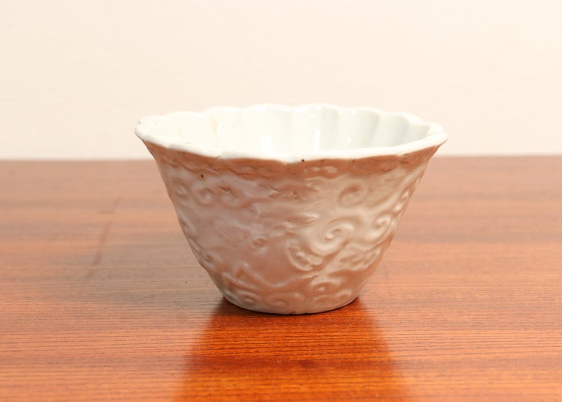 江戸中期白磁陽刻雲龍図向付①5客組 | 吉祥寺PukuPuku