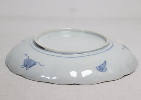 明治前期色絵六方に牡丹と水仙図7寸皿②かたつき