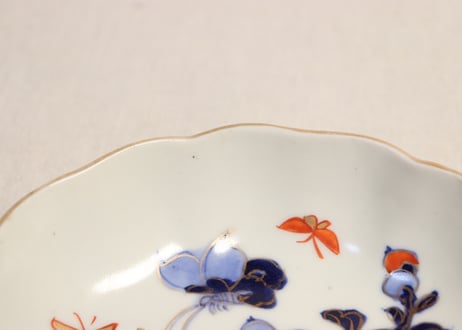 明治前期色絵葵と蝶図なます皿② 窯傷