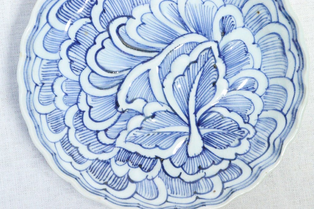 色絵　牡丹雀文稜花中皿　献上手 鍋島色絵青海波牡丹文七寸皿 | 商品詳細 東洋古陶磁の前坂晴天堂