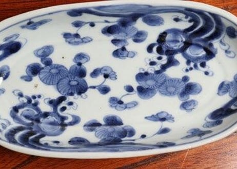 江戸中期染付流水に菊図舟形皿①