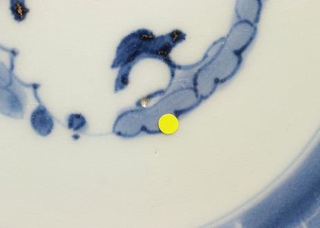 江戸中期染付墨弾き三方に花図6寸皿 カマキズ