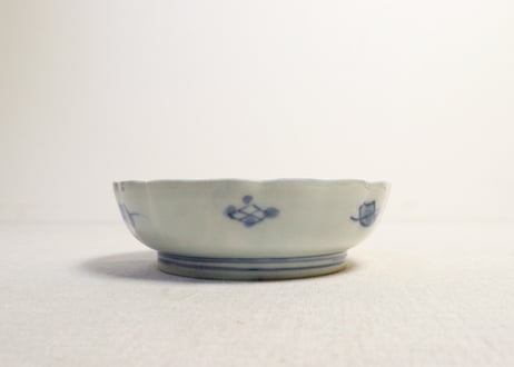 明治前期色絵に三方に牡丹図なます皿