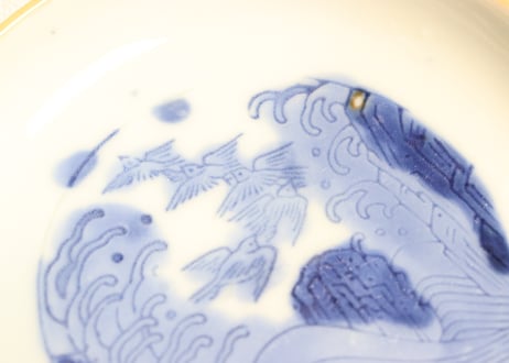 明治前期陰刻染付波千鳥図小皿