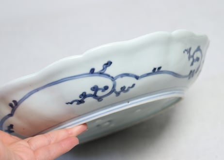 江戸中期染付牡丹図9.5寸皿  小ホツ