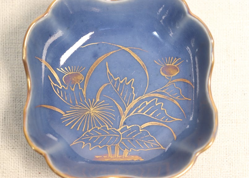 江戸中期瑠璃釉金彩薊図四弁小皿 | 吉祥寺PukuPuku