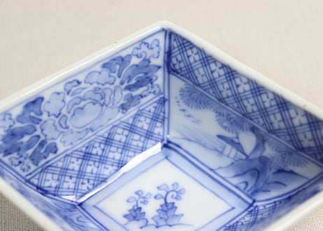 明治後期~大正染付牡丹と山水図菱形小鉢①