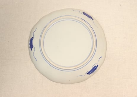 明治前期色絵菊と桔梗図7寸皿②　薄め,窯傷