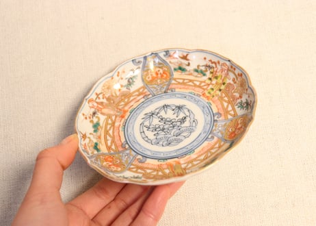 明治前期色絵松竹梅に人物図小皿①見込み濃いめ