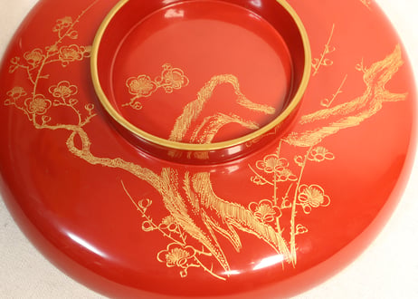 皆朱沈金梅図大平椀　共箱付