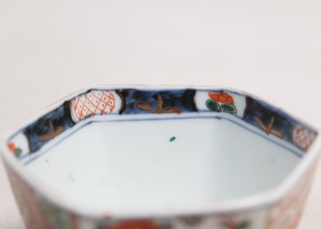 明治前期色絵花と唐草図六角向付①