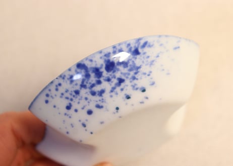 明治後期~大正吹き墨分銅型小皿②　薄め