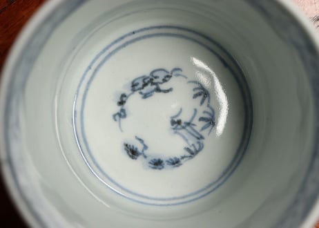 江戸後期染付蛸唐草文猪口④ 当たり傷,少甘手