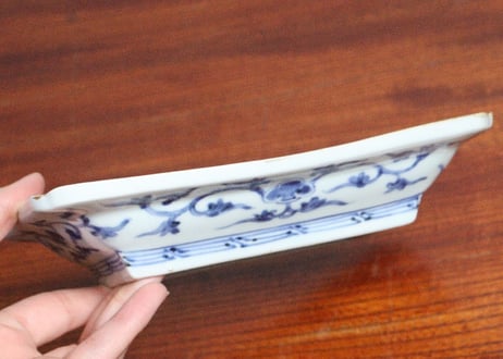 江戸中期色絵総柄牡丹図長皿③　あたり傷