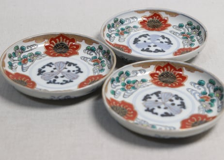 明治前期色絵流水に菊と青玉図小皿