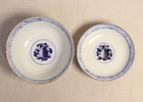 明治前期色絵桃と松竹梅図飯茶碗