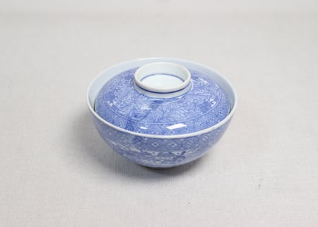 明治後期～大正銅判菊と蝶図蓋茶碗①