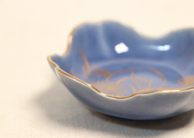 江戸中期瑠璃釉金彩薊図四弁小皿 | 吉祥寺PukuPuku