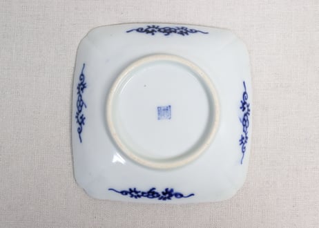 明治後期～大正染付山水人物図角皿②かたつき