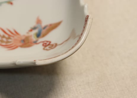 明治後期~大正色絵春蘭と牡丹に鳳凰図角小鉢①