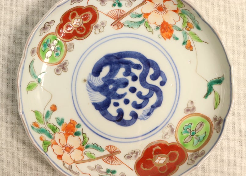 龍絵・大皿 瀬戸 赤津焼 染付 鳳凰 龍 唐草紋 九角 飾り皿 絵皿 大皿 銘あり