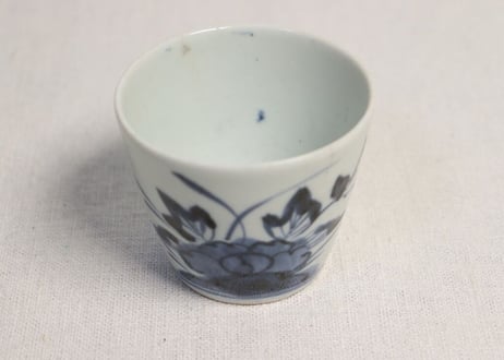 江戸中期染付牡丹図猪口 ニュウ