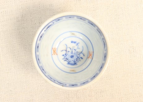 昭和40~50年代中国色絵蛍手煎茶碗①濃いめ