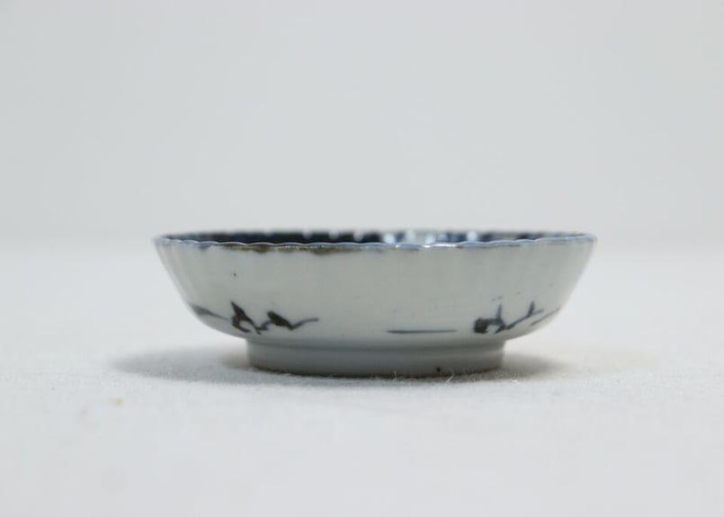 江戸後期染付ホラ貝図縁立ち豆皿 | 吉祥寺PukuPuku