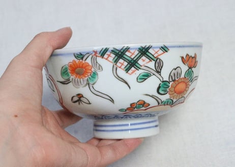 明治前期色絵菊と蝶図蒸茶碗　フリモノ