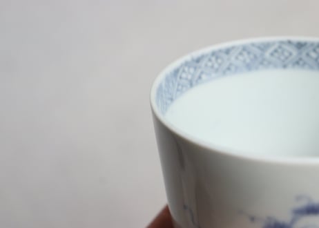 江戸後期染付貝と海藻図猪口