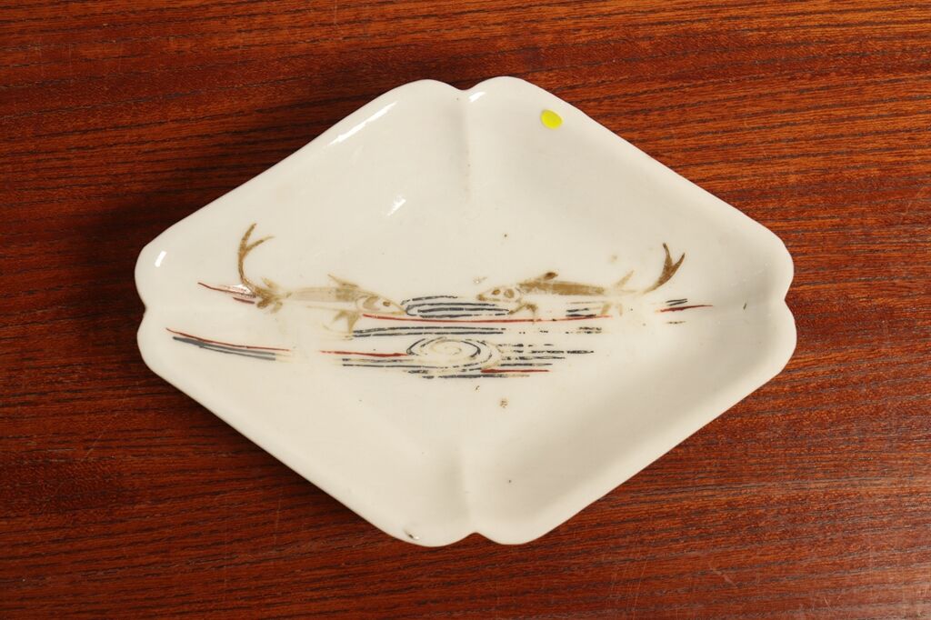 骨董　アンティーク　色絵古九谷　苫屋　矢羽　野葡萄　隅入角皿　小皿　古伊万里 骨董 アンティーク 色絵古九谷 苫屋 矢羽 野葡萄 隅入角皿 小皿 古