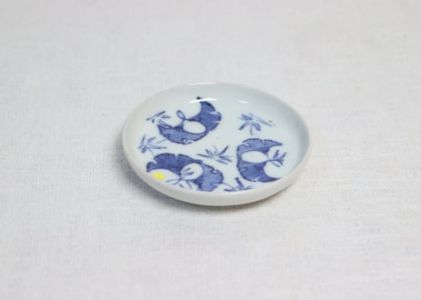 江戸中期染付銀杏と紅葉図豆皿 少甘手