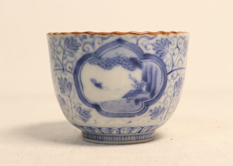 四角向付 5客 草花文様 染付 色絵付 明治 大正 蔵出し 明治前期染付三方に山水窓絵と萩唐草図イゲ縁通り物向付