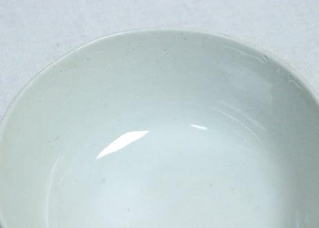 明治前期色絵アジサイに蝶図蓋茶碗