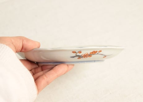 明治前期色絵梅と福寿草図6寸皿 色スレ