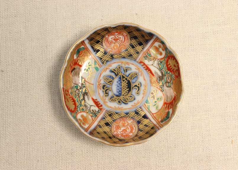 明治前期色絵桃と鶴図通り物豆皿② 少甘手 | 吉祥寺PukuPuku
