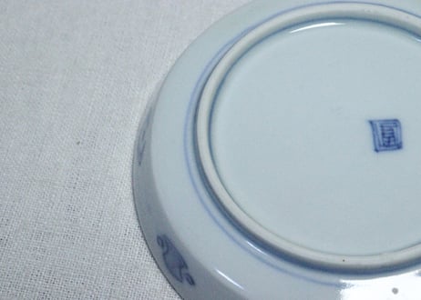 明治前期色絵桃と六方に花図縁立小皿➁　薄め
