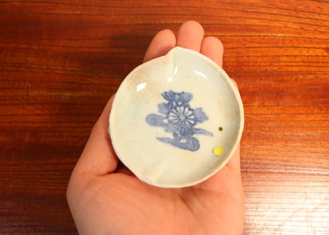 江戸中期コンニャク印判菊水図桃型豆皿②　甘手,小ホツ