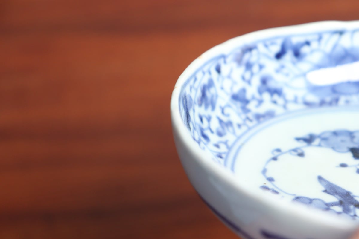 江戸中期染付花唐草文なます皿(筒江窯)① | 吉祥寺PukuPuku 江戸中期染付花唐草文なます皿(筒江窯)① | 吉祥寺PukuPuku