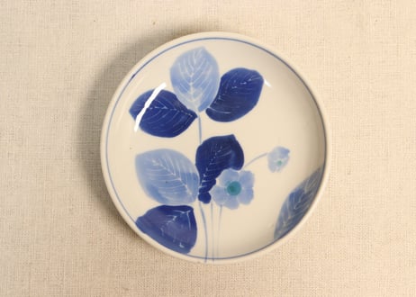 小皿 豆皿 染付 猪口 3枚 草文様 変形唐草文様 明治 大正 昭和初期 小皿 豆皿 染付 猪口 3枚 草文様 変形唐草文様 明治 大正 昭和