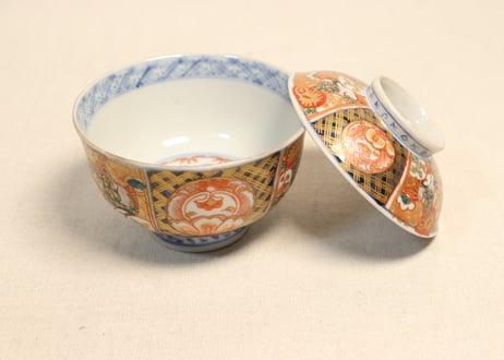 明治前期色絵桃と鶴図通り物飯茶碗
