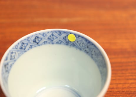 江戸中期染付蛸唐草図小猪口①ノミホツ