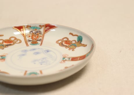 明治前期色絵四方に獅子図小皿②　薄め