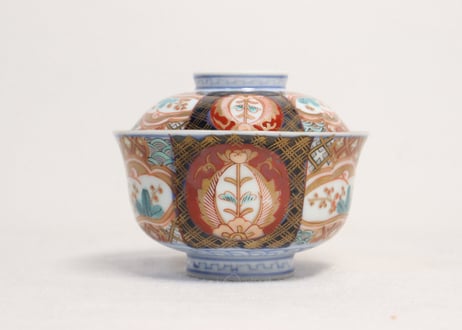 明治前期色絵桃と六方に松竹梅と牡丹図通り物飯茶碗 蓋部分甘手