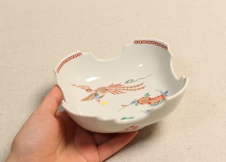 明治後期~大正色絵春蘭と牡丹に鳳凰図角小鉢②　トリ足