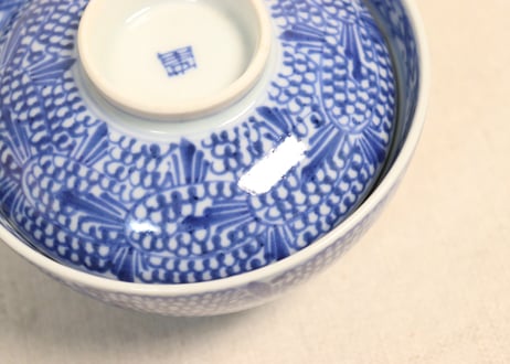 明治前期染付羽根微塵唐草図飯茶碗