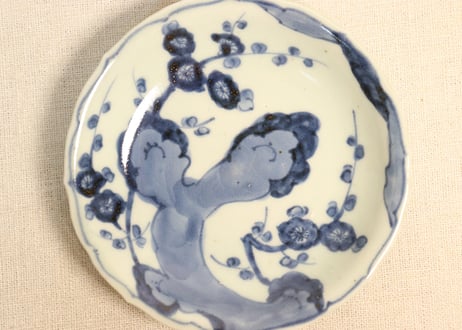 江戸中期染付岩に梅図小皿①