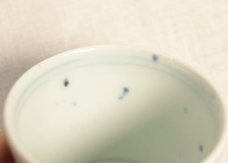 江戸幕末染付花と唐草図猪口