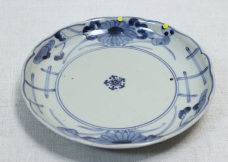 江戸中期染付二方に菊図6寸皿 ムシクイ,フリモノ